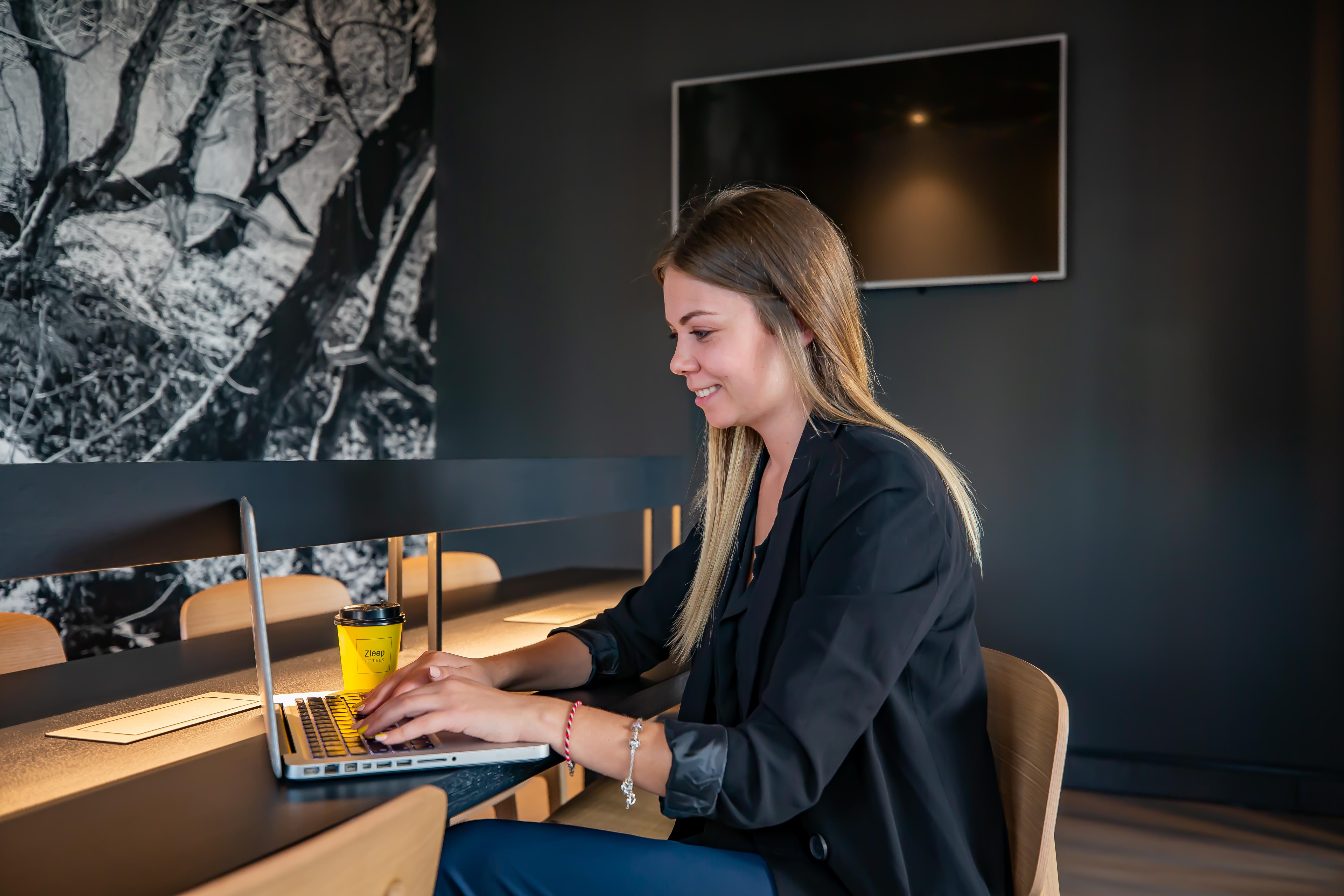 First Hotel Stockholm North Upplands-Väsby Kültér fotó