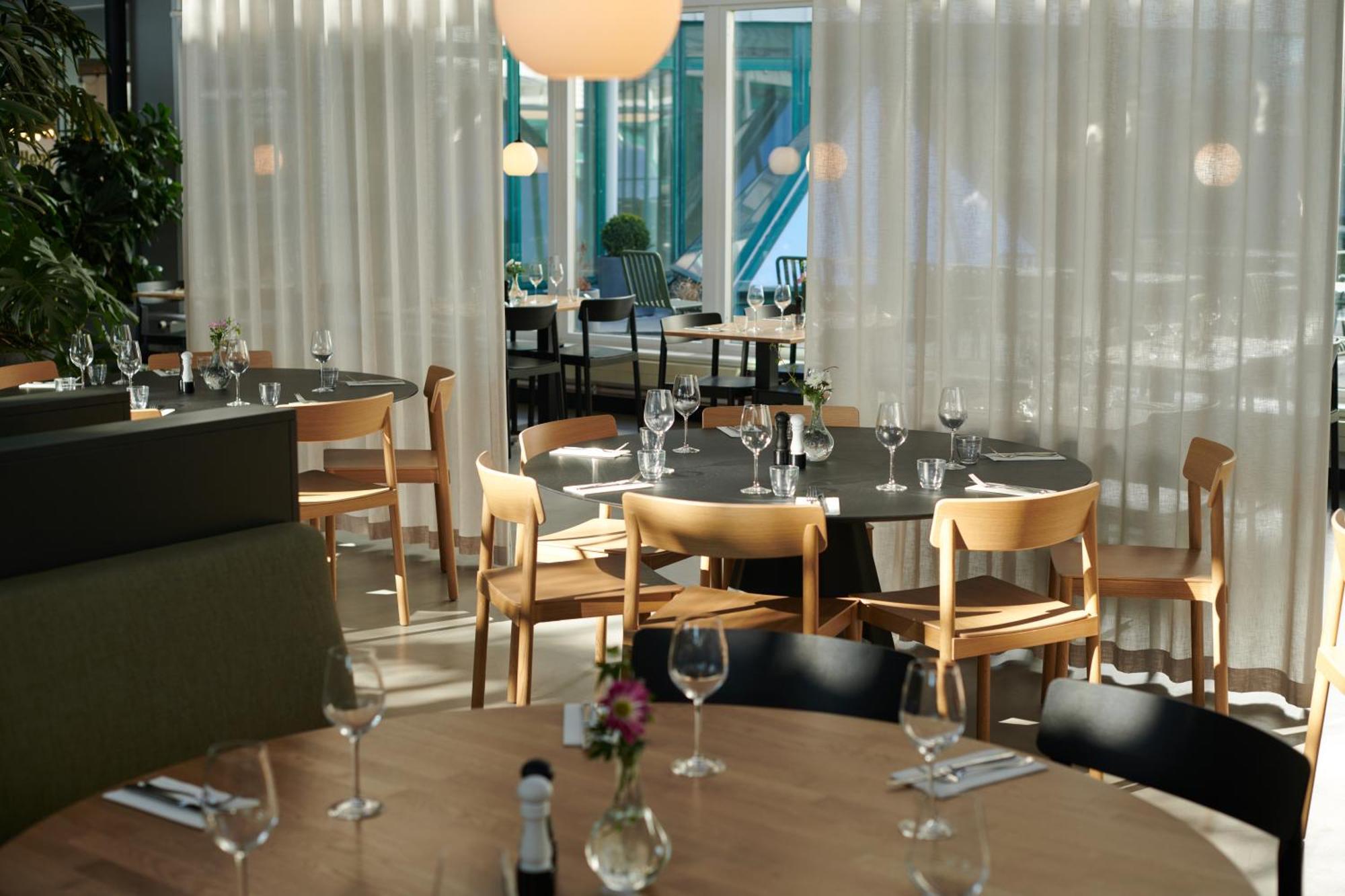 First Hotel Stockholm North Upplands-Väsby Kültér fotó