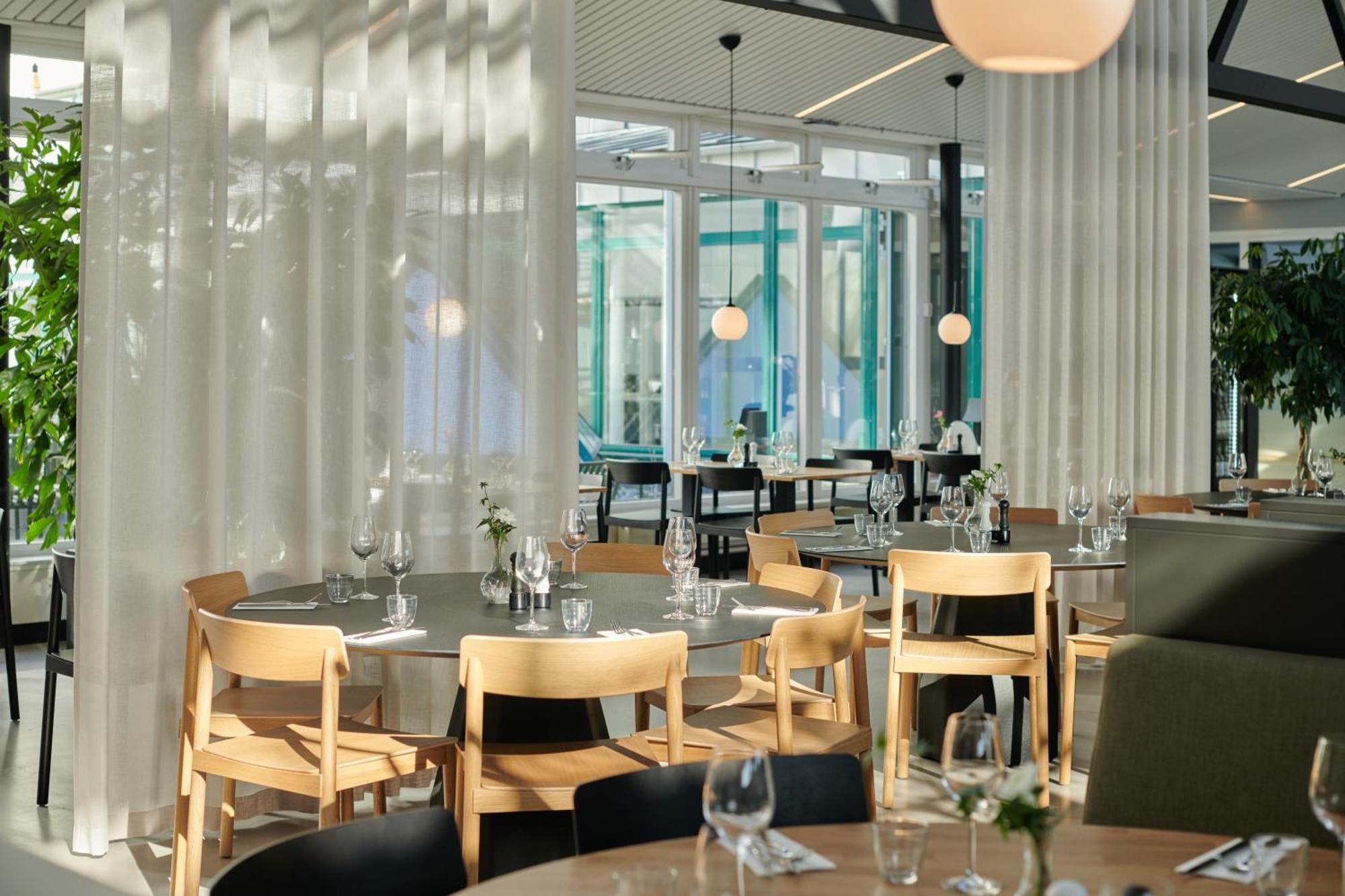 First Hotel Stockholm North Upplands-Väsby Kültér fotó