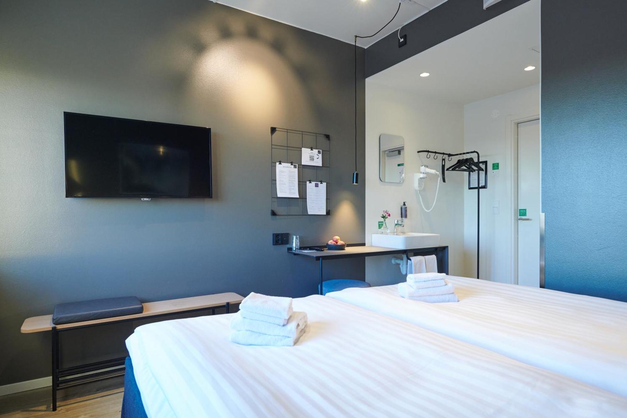 First Hotel Stockholm North Upplands-Väsby Kültér fotó